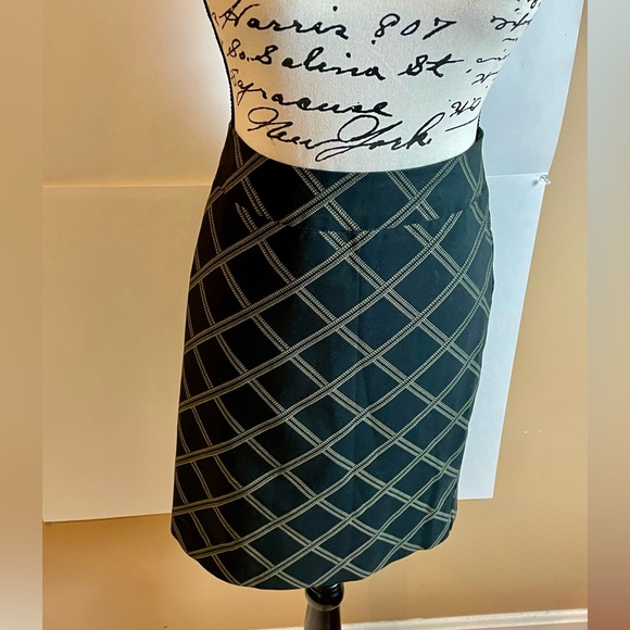 Jessica Black and Gray Geometric Pencil Skirt - Picture 7 of 8